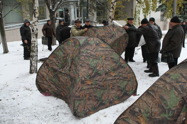 "Чернобыльцы" митингуют в Донецке