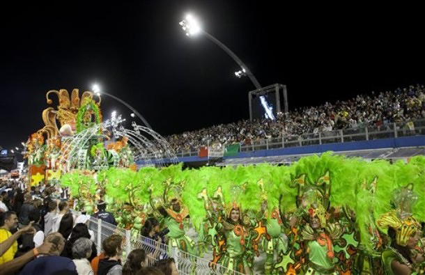  Зажигательный бразильский карнавал Brazilskij-karnaval-2011_3777_p0