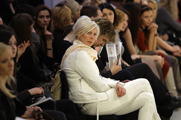 Дизайнер по прическам Вячеслав Дюденко с супругой Ириной на Ukrainian Fashion Week