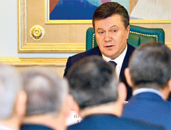 янукович