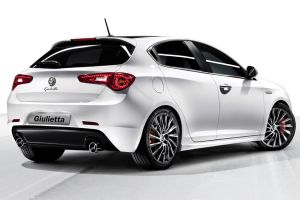 Итальянцы снова сделали красивый автомобиль - Alfa Romeo Giulietta. Скорее всего она останется существовать в одном единственном кузове – пятидверный хэтчбек