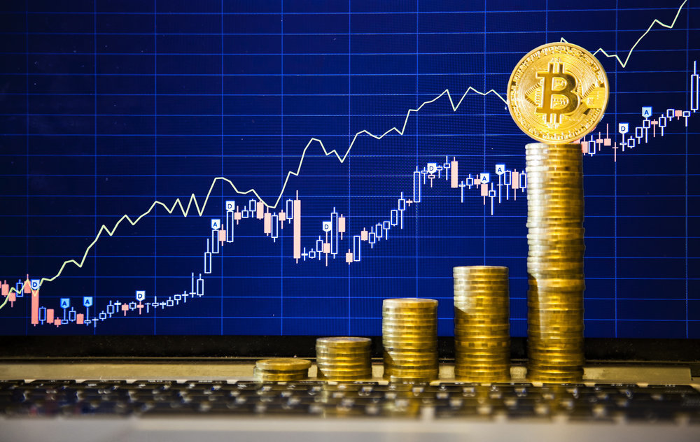 Bitcoin strengthens its position amid falling interest in gold