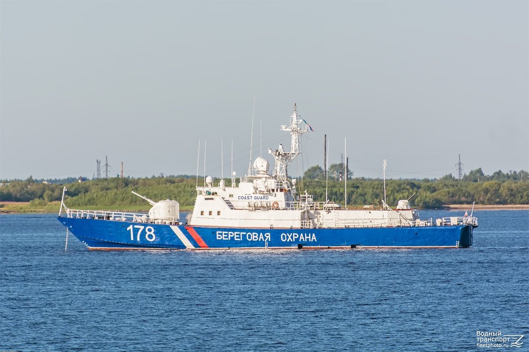 В Азовском море появились два российских военных корабля