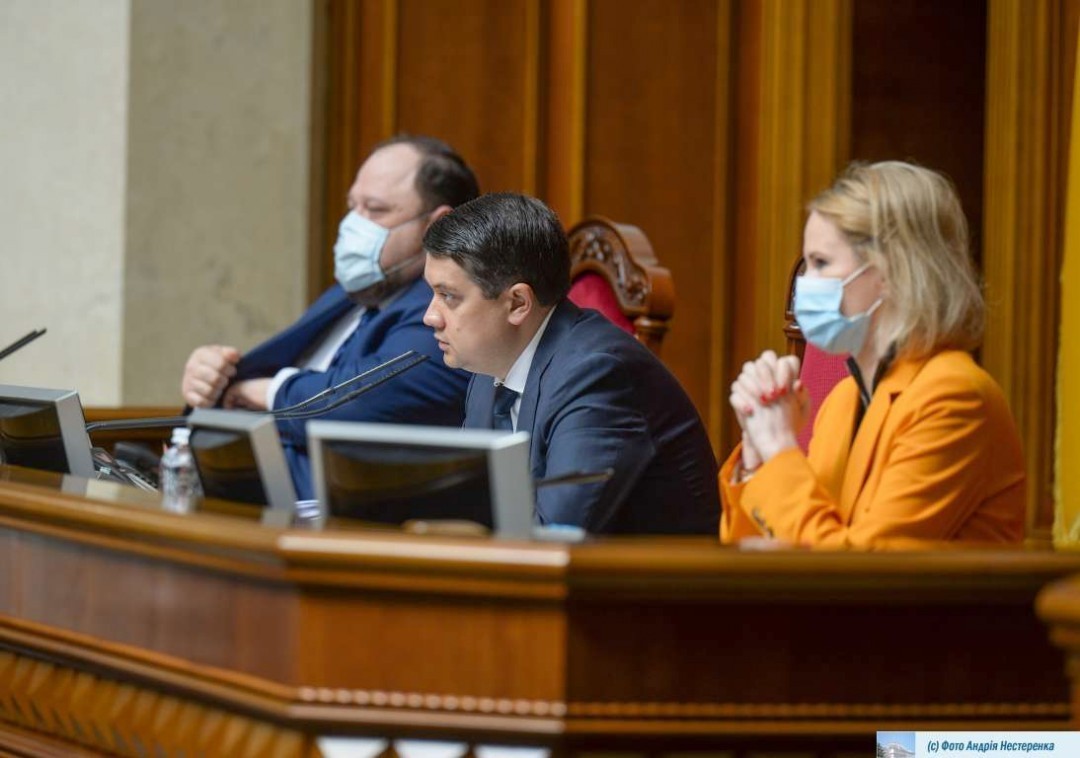 "Много шума из ничего": что думают народные депутаты о деолигархизации от Зеленского