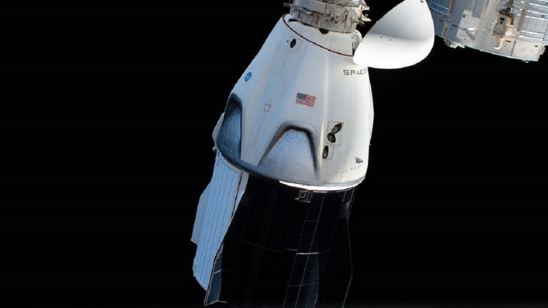 Американский космический корабль Cargo Dragon уcпешно состыковался с МКС (ВИДЕО)