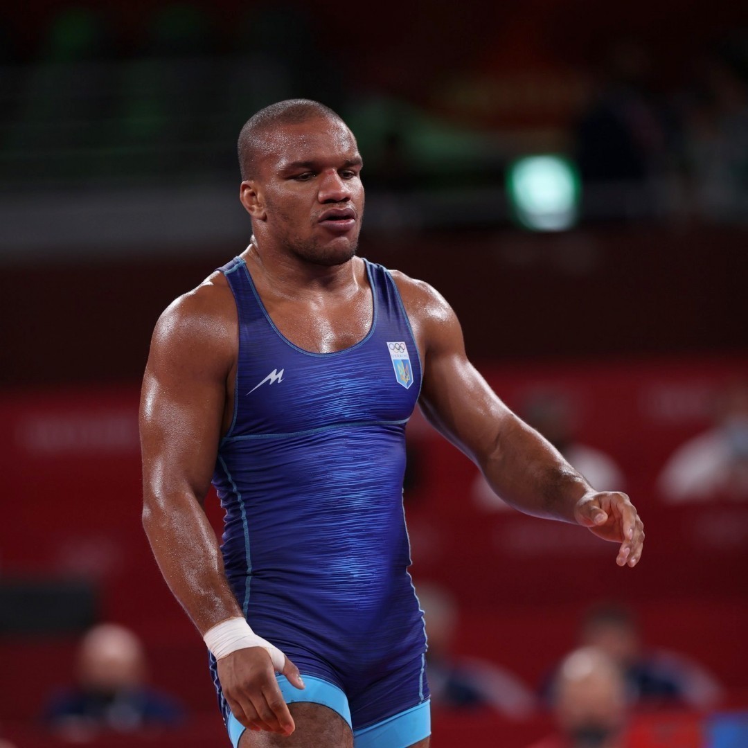 Олимпийский чемпион Жан Беленюк пожаловался на нападки в центре Киева: "Вали в Африку"