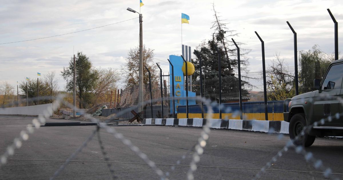 Из-за обстрелов на Донбассе закрыли КПВВ 