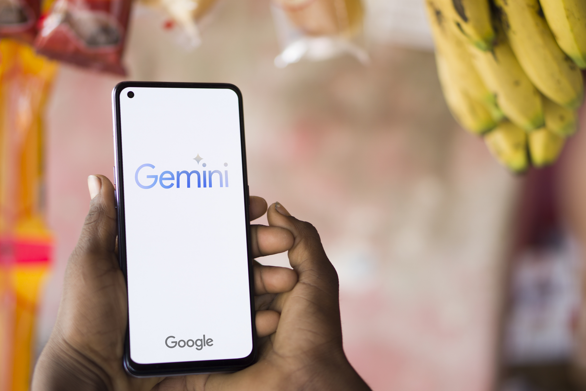 Google приостановит создание изображений людей ИИ Gemini: в чем причина.  Читайте на UKR.NET