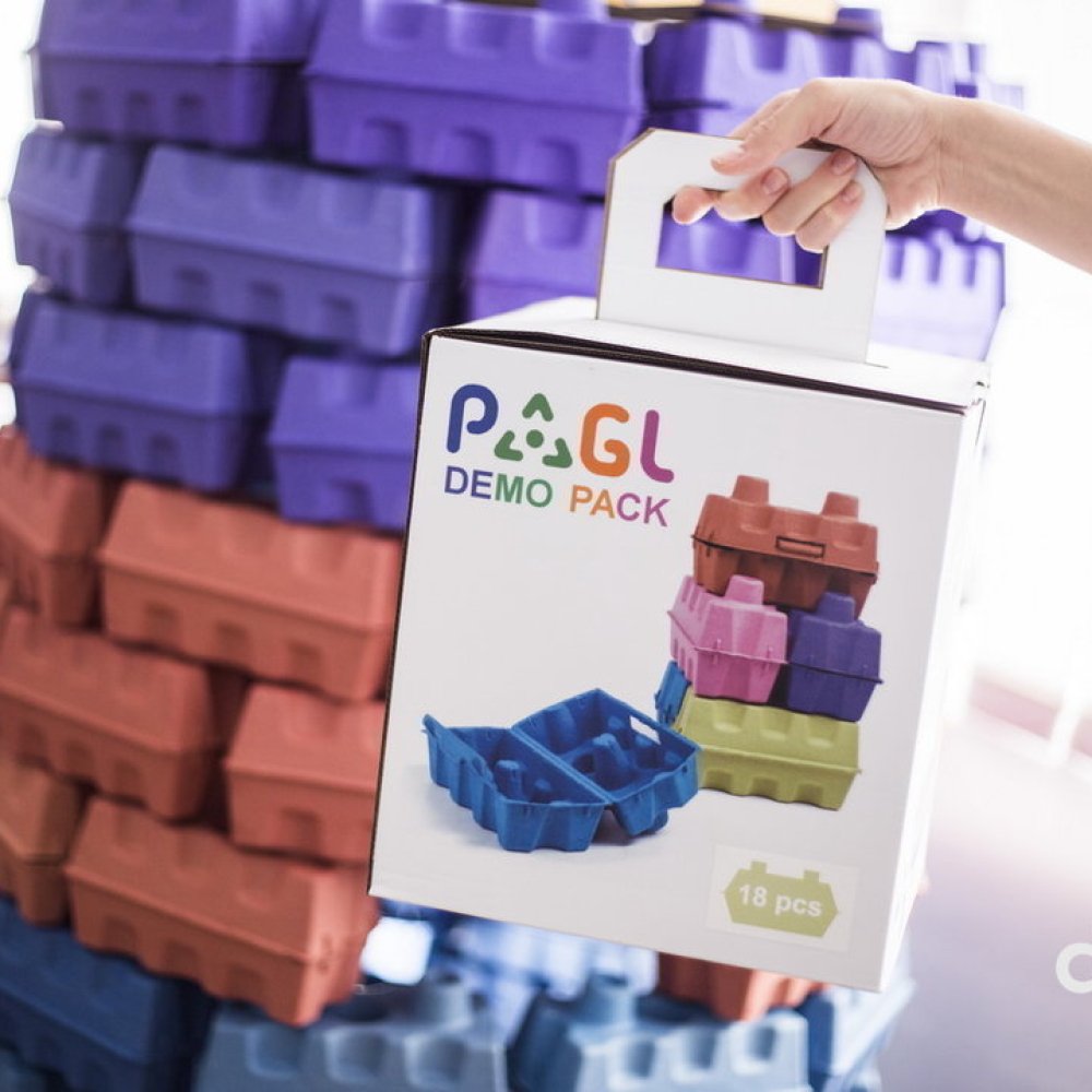 Производство LEGO-блоков для строительства домов