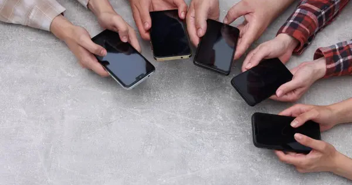 Росіяни заводять другий телефон і масово встановлюють VPN