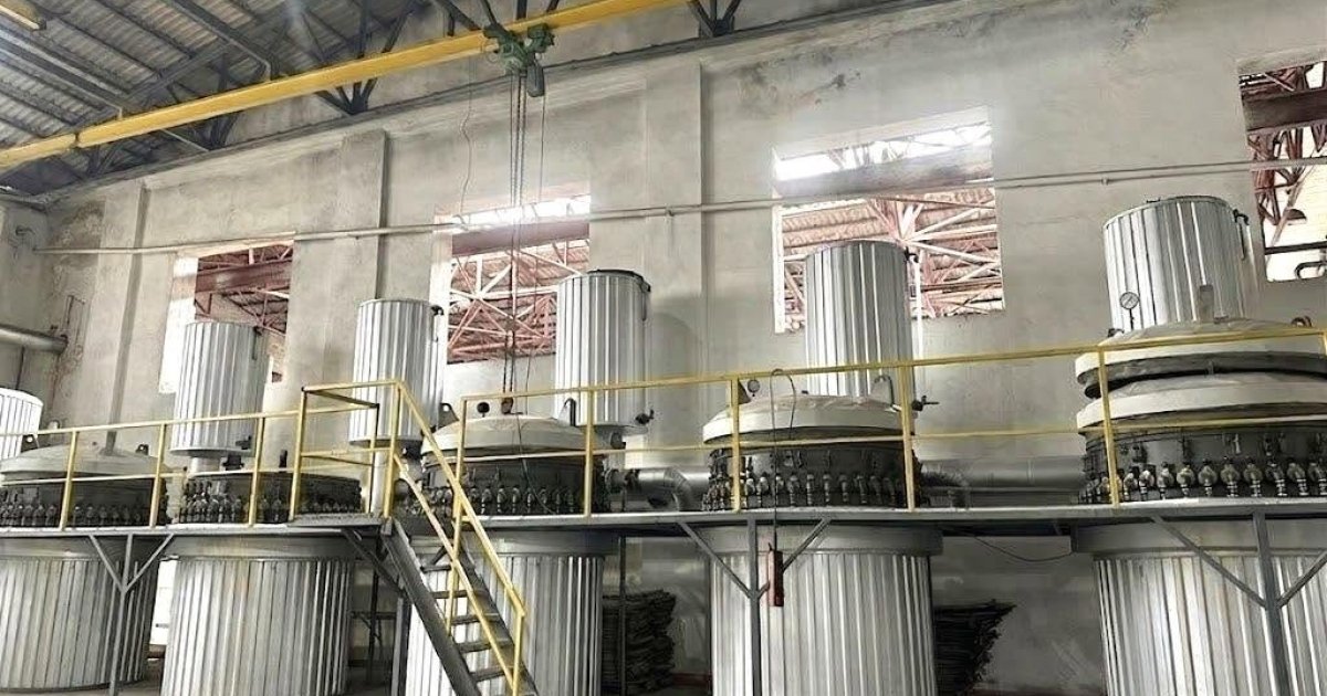 Перший в Україні: завод на Хмельниччині встановлює унікальне обладнання з виробництва цукру