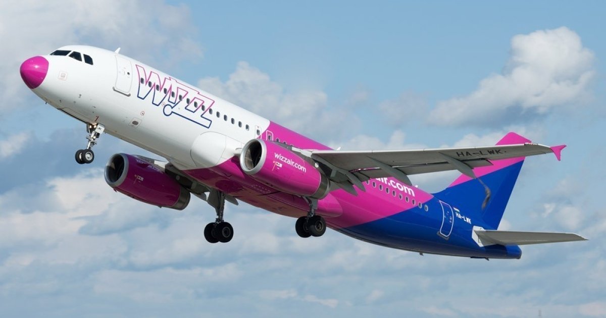 W iz. Wizz Air самолет Будапешт. Авиакомпания Wizz Air в Черногории. Wizz Air сервись самолёта. Wizz Air возвращает прямые регулярные рейсы в Париж и Таллинн.