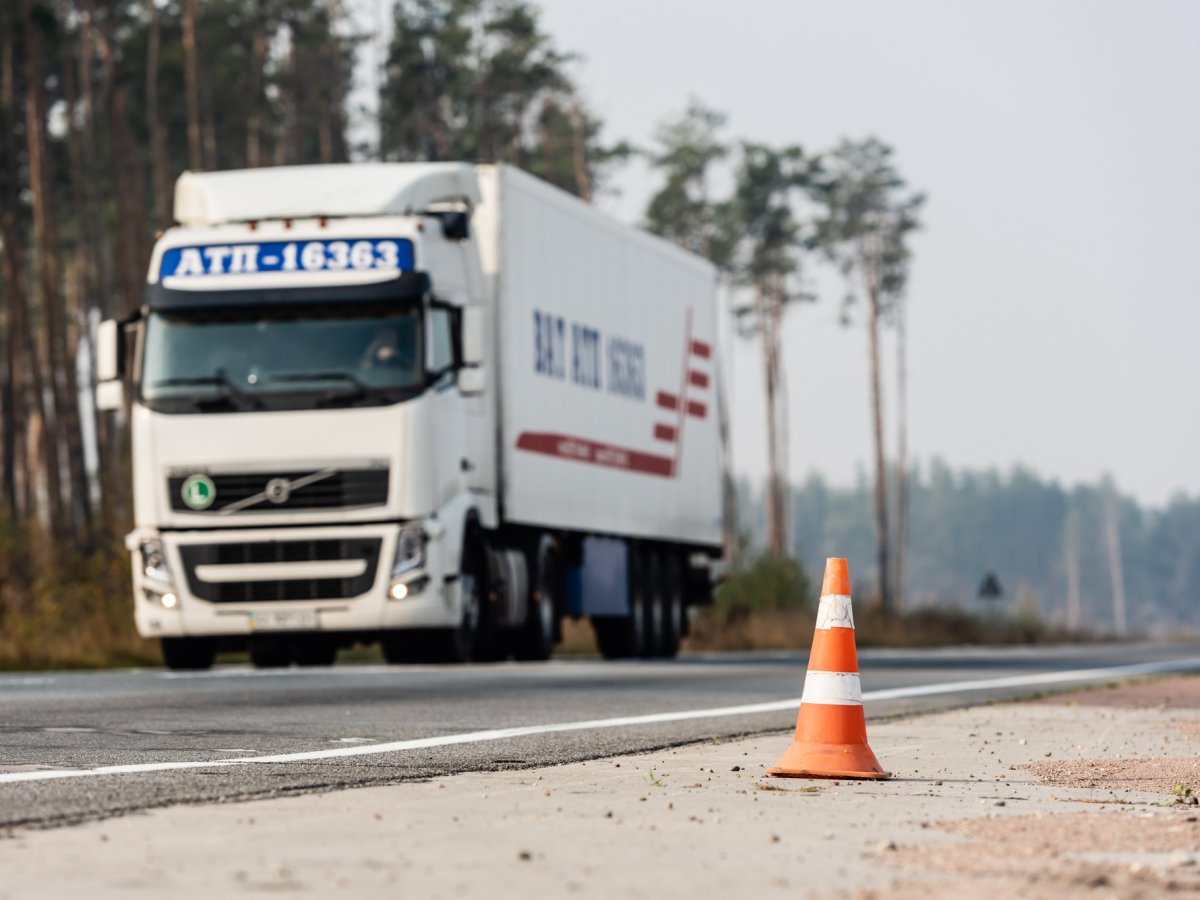 Украинские перевозчики теперь могут въезжать в Польшу на авто класса  Евро-3: какие еще страны ЕС в списке — Delo.ua