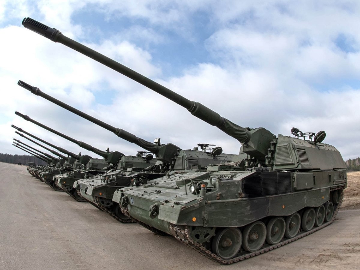 Німеччина погодилася продати Україні 100 гаубиць Panzerhaubitze 2000 —  Delo.ua