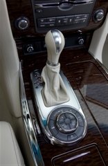 Фото 10 — Тест-драйв Nissan Patrol: Классовый провокатор