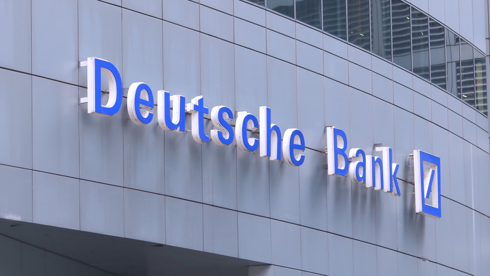 Несмотря на успешное начало года, Deutsche Bank сократит 800 сотрудников —  Delo.ua