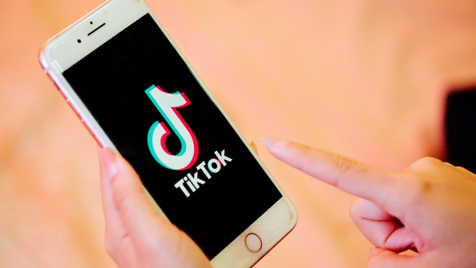 TikTok будет платить пользователям, имеющим более 100 000 подписчиков —  Delo.ua