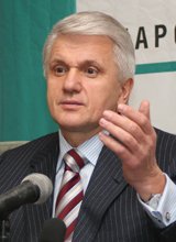 Фото 2 — Владимир Литвин потратит 611 тыс. грн. на техобслуживание своих машин