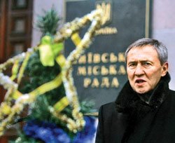 Фото 2 — Черновецкий угрожает районам прокуратурой за сосульки в Киеве