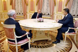 Фото 2 — Азаров не заметил влияния Черноморского флота России на Украину