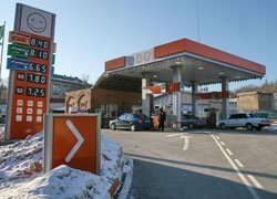 Фото 2 — Почему бензин за ночь "взлетел" на 40 копеек