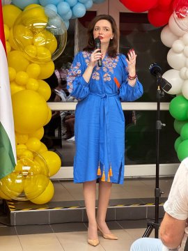 Фото 6 — В Угорщині відкрилась перша двомовна школа для українських дітей