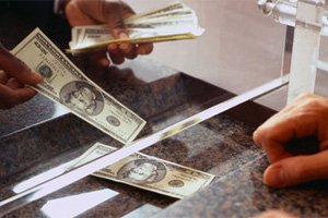 Фото 2 — НБУ ограничивает банки в валютных операциях