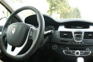 Фото 4 — Французский «Феррари» - тест-драйв Renault Laguna Coupe
