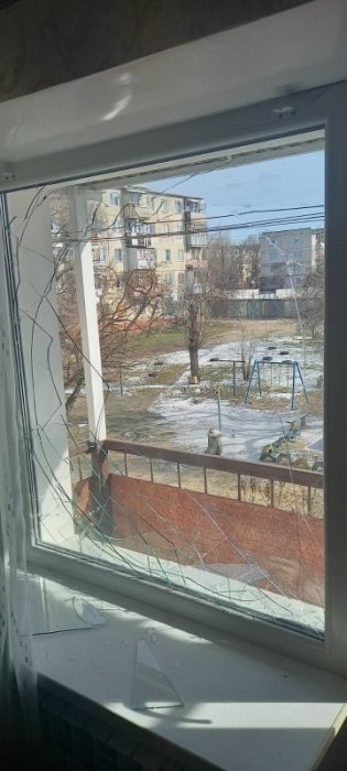 Фото 15 — Войска РФ усиленно обстреливают агломерацию Северодонецка: повреждено более 20 зданий, есть погибшие (ФОТО)