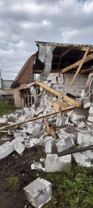 Фото 6 — В Сумской области обстрелами повреждены жилые дома, агропредприятие и вокзал в Ворожбе (ФОТО)