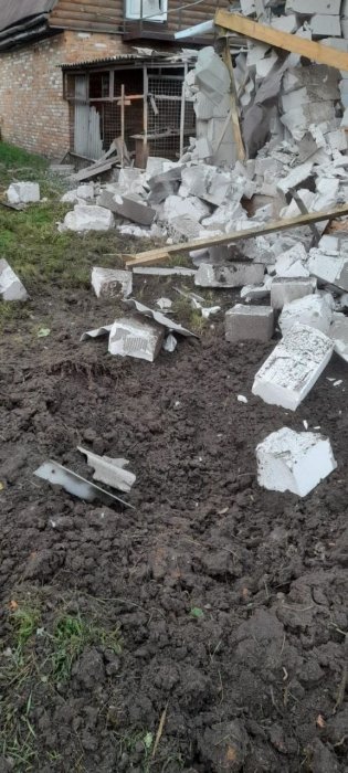 Фото 8 — В Сумской области обстрелами повреждены жилые дома, агропредприятие и вокзал в Ворожбе (ФОТО)