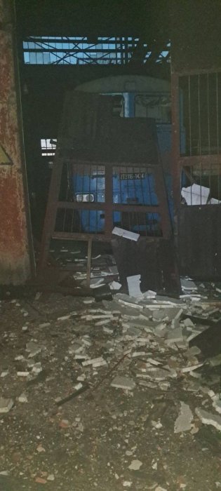 Фото 4 — Росія завдала ударів по залізниці в Харківській області: пошкоджено рухомий склад та будівлю вокзалу (ФОТО)