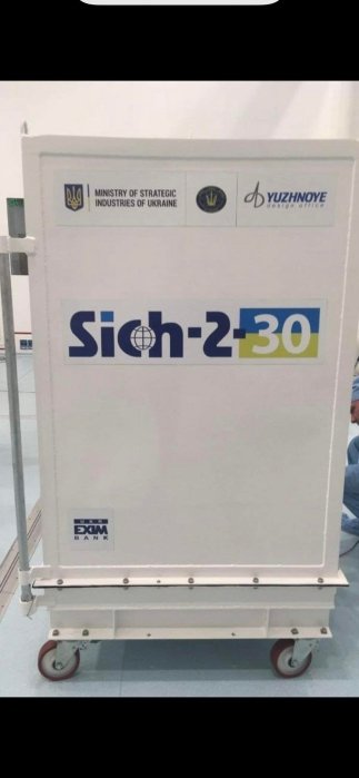 Фото 2 — Украинский спутник "Сич-2-30" отправили в США для запуска в космос компанией Илона Маска