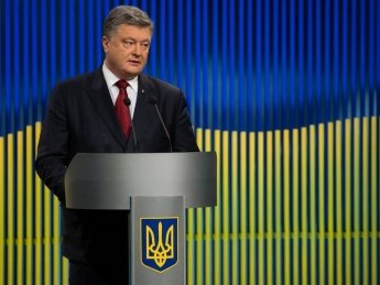 Порошенко заявил, что Коломойский перечислил 41 млн долларов на "тайный счет" Зеленского