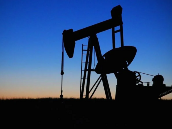 Нафта продовжує зростати у ціні, оскільки Саудівська Аравія та ОАЕ не зможуть збільшити видобуток, - ЗМІ