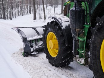 трактор, уборка снега