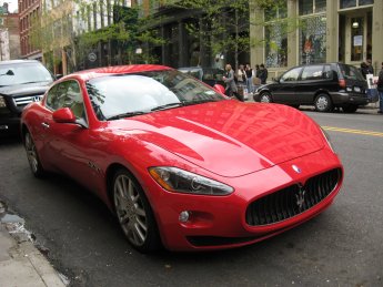 автомобіль Maserati GranTurismo