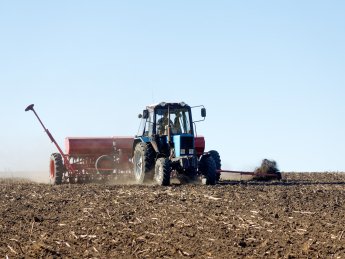 Ощадбанк начал беспроцентное кредитование аграриев для проведения посевной