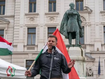 Петер Мадяр