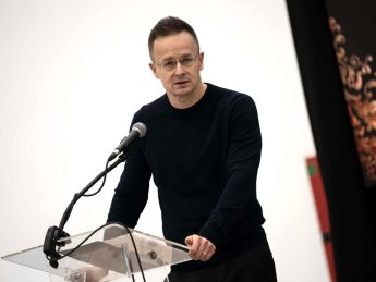 Петер Сийярто