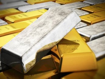 Цены на золото обновили исторический рекорд, а серебро достигло 12-летнего максимума