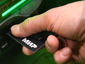 В Узбекистане приостановили работу карточек российской системы "Мир"