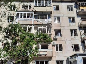 Луганськая область, война в Украине, разрушенный дом, боевые действия