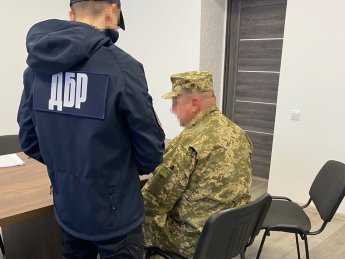 Противоправно назначал боевые доплаты: офицер в Ровенской области получил подозрение