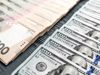 Официальный курс доллара впервые превысил отметку в 41 грн