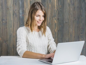 девушка, ноутбук