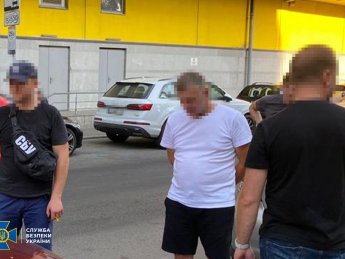 СБУ викрила банду фальшивомонетників, які хотіли продати у Києві пів мільйона підроблених доларів