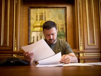 Зеленский подписал закон о применении английского языка в Украине
