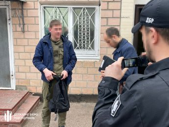 В Чернигове будут судить работника СИЗО: помог арестантам в организации телефонного мошенничества с карточками (ФОТО)