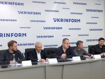 Участники пресс-конференции в информагентстве "Укринформ"